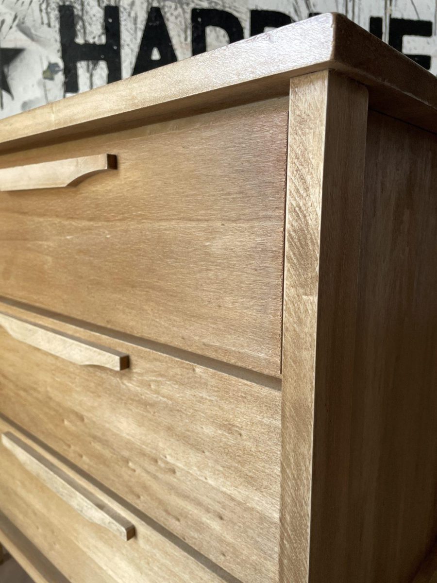 Mesa de luz alamo 3 cajones