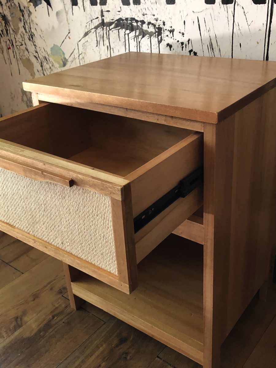 Mesa de luz de 1 cajon